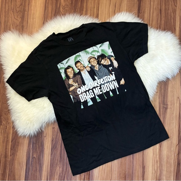 One Direction Drag Me Down Black Band Shirt • Size S - Picture 1 of 4